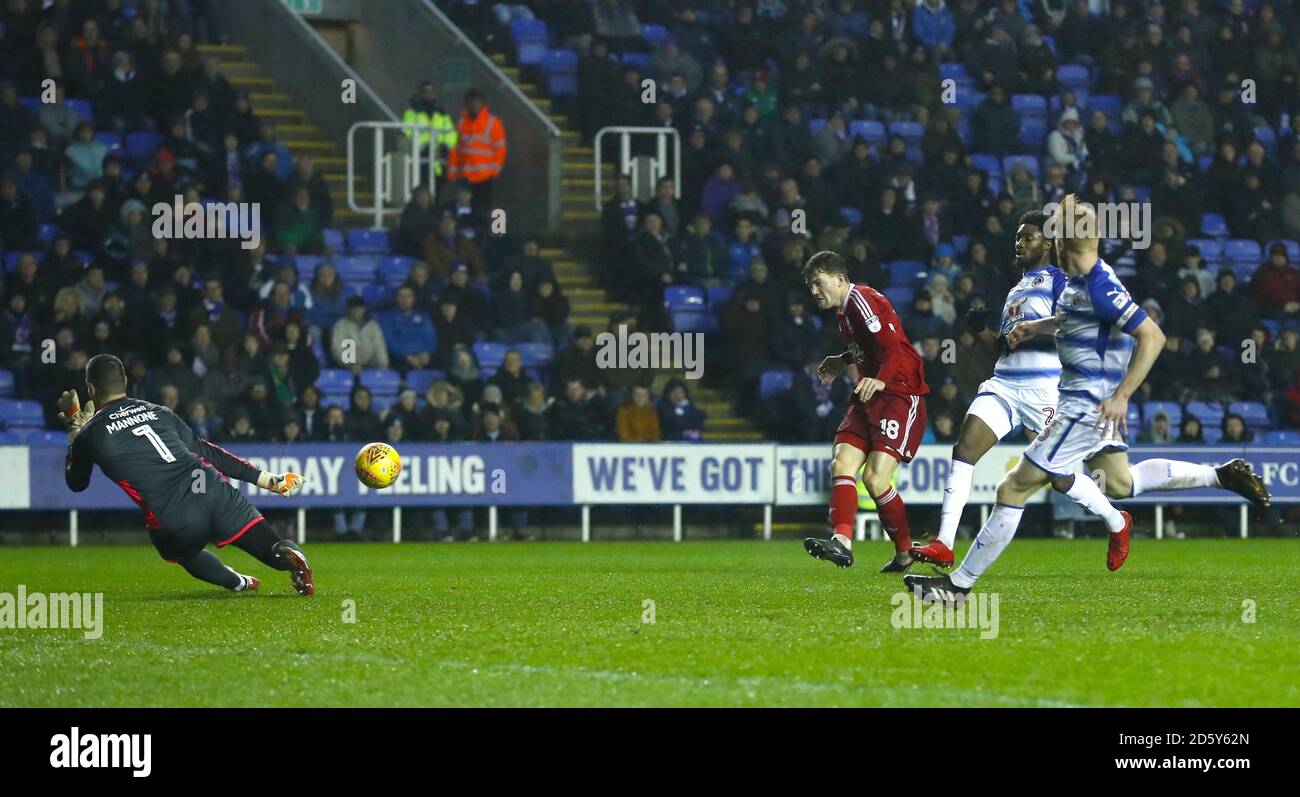 Birmingham City's Sam Gallagher scores his side's second goal of the game Stock Photo