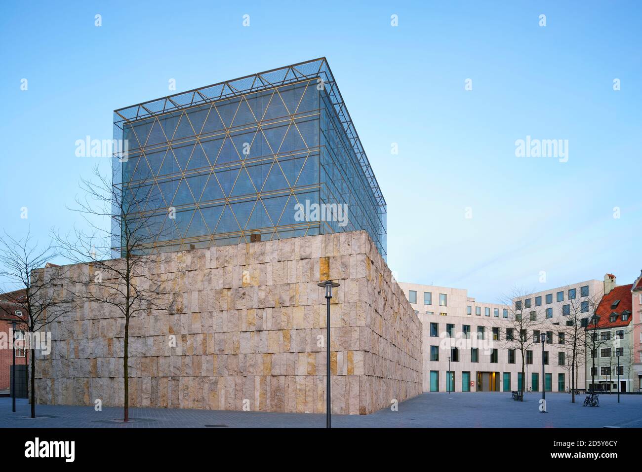 Germany, Bavaria, Munich, Ohel Jakob synagoge at Sankt-Jakobs-Platz in the evening Stock Photo