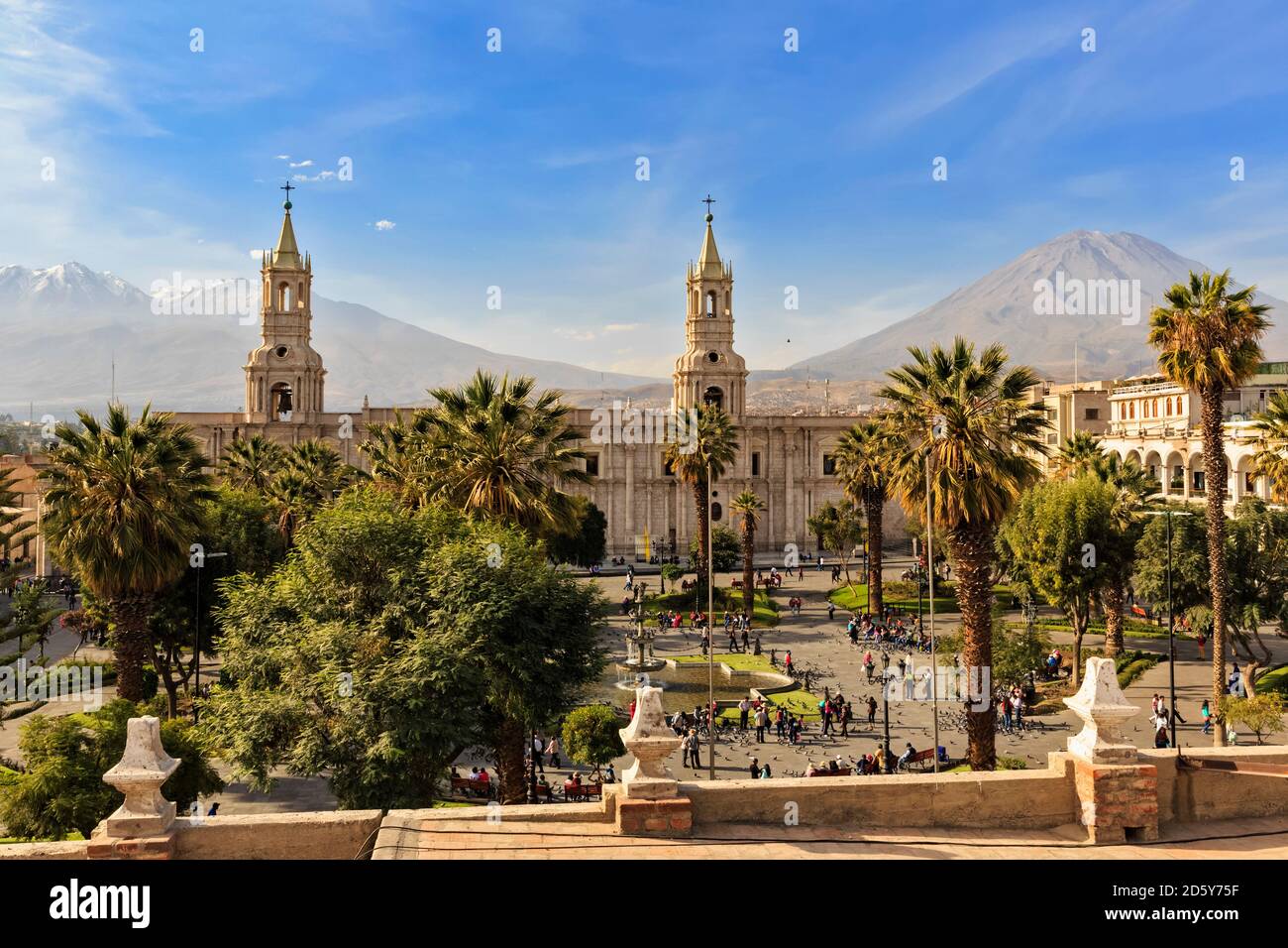 Peru, Arequipa, Plaza de Armas, volcanoes Chachani and Misti and cathedral Stock Photo