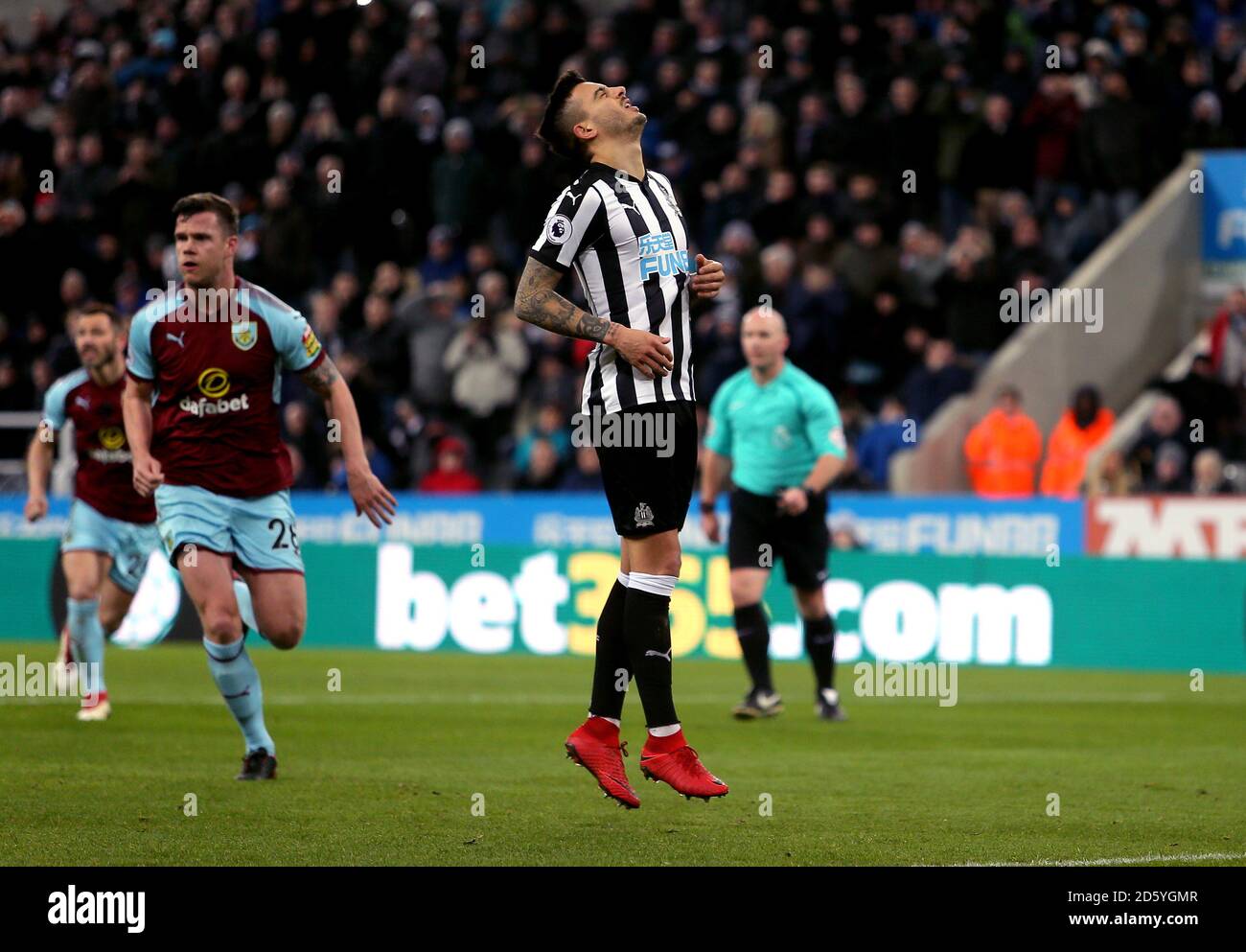 Newcastle United's Joselu misses his penalty Stock Photo