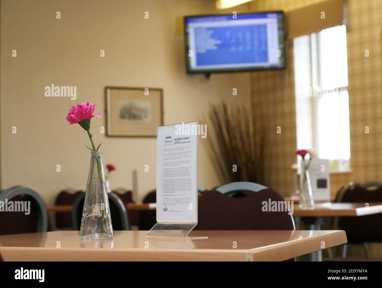 A general view of the Warwickshire Suite during Gentlemen's Raceday at Warwick Racecourse Stock Photo