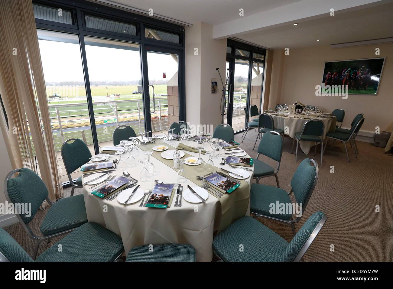 A general view of the 1707 Restaurant during Gentlemen's Raceday at Warwick Racecourse Stock Photo