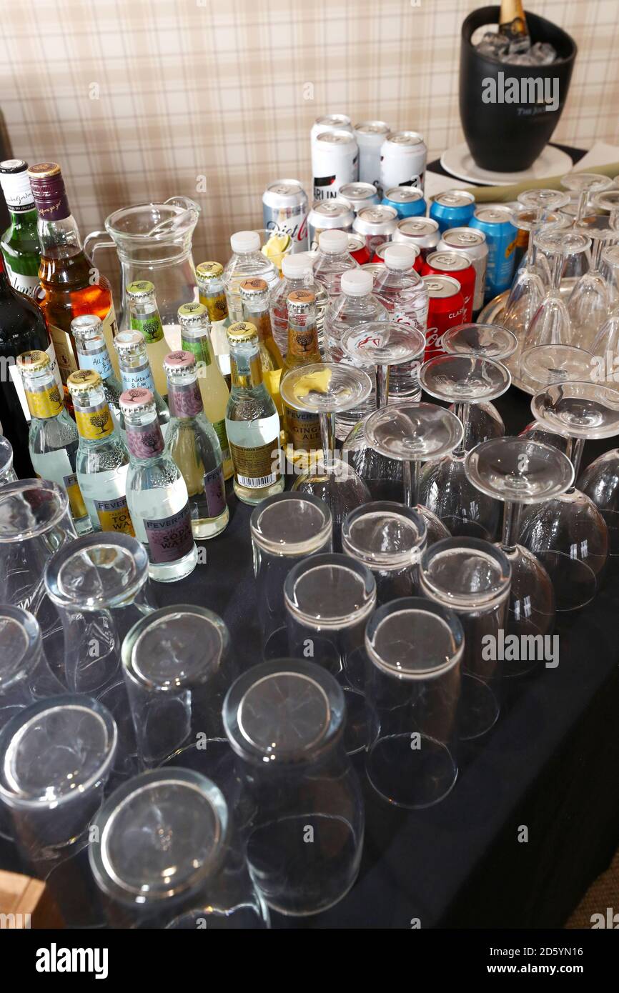 A general view of the 1707 Restaurant during Gentlemen's Raceday at Warwick Racecourse Stock Photo