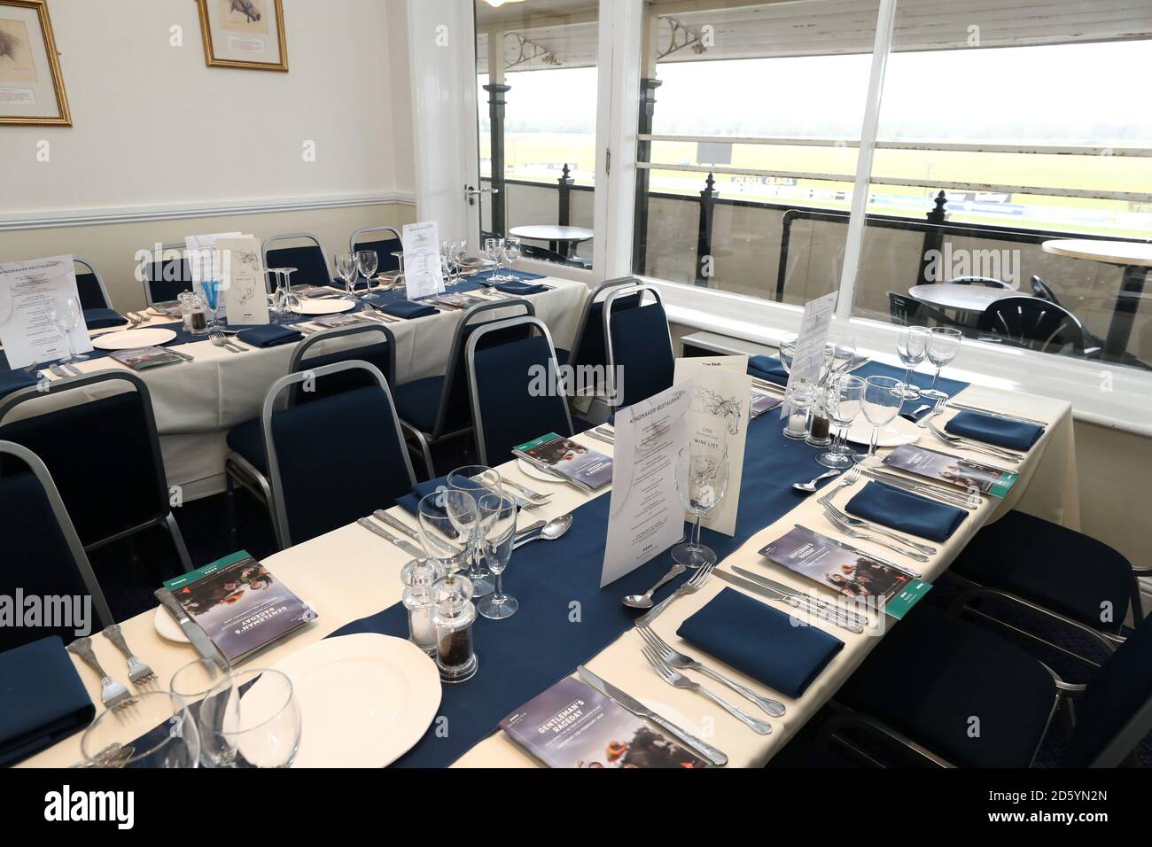 A general view of the Kingmaker Suite during Gentlemen's Raceday at Warwick Racecourse Stock Photo