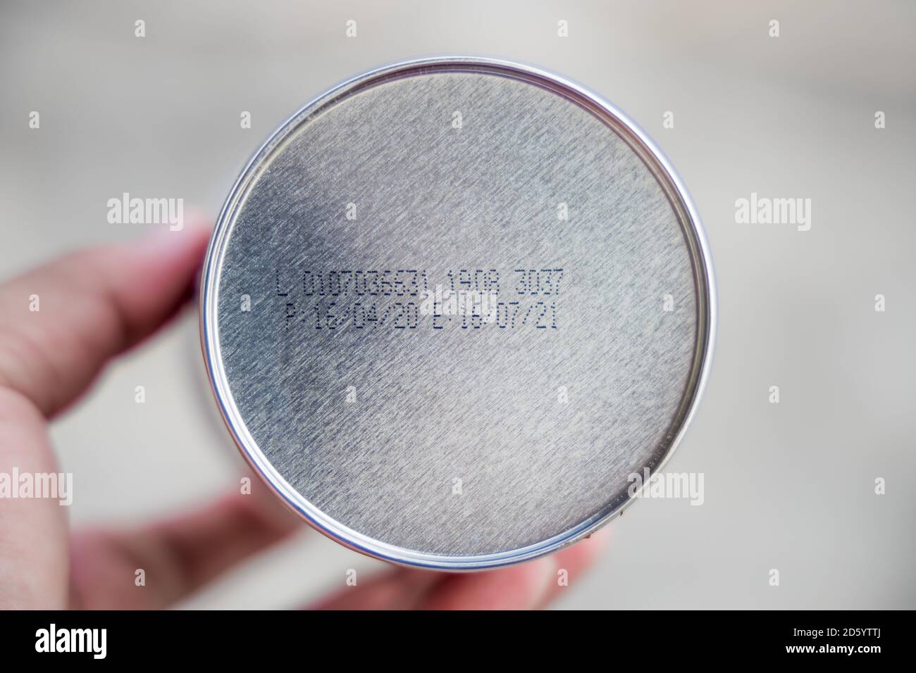 Expiry date label hires stock photography and images Alamy