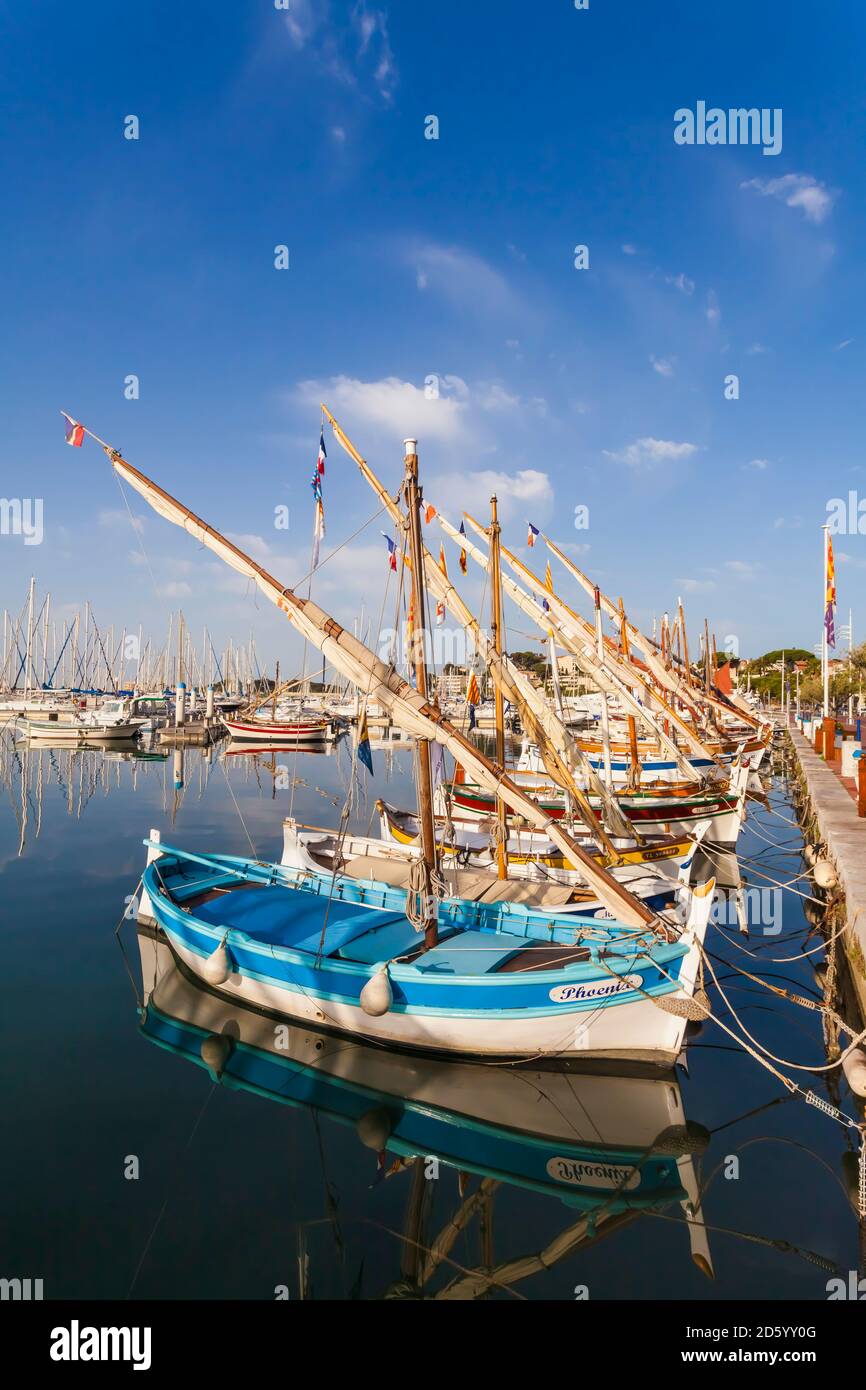 France, Provence-Alpes-Cote d'Azur, Department Var, Bandol, Harbour and old fishing boats Stock Photo