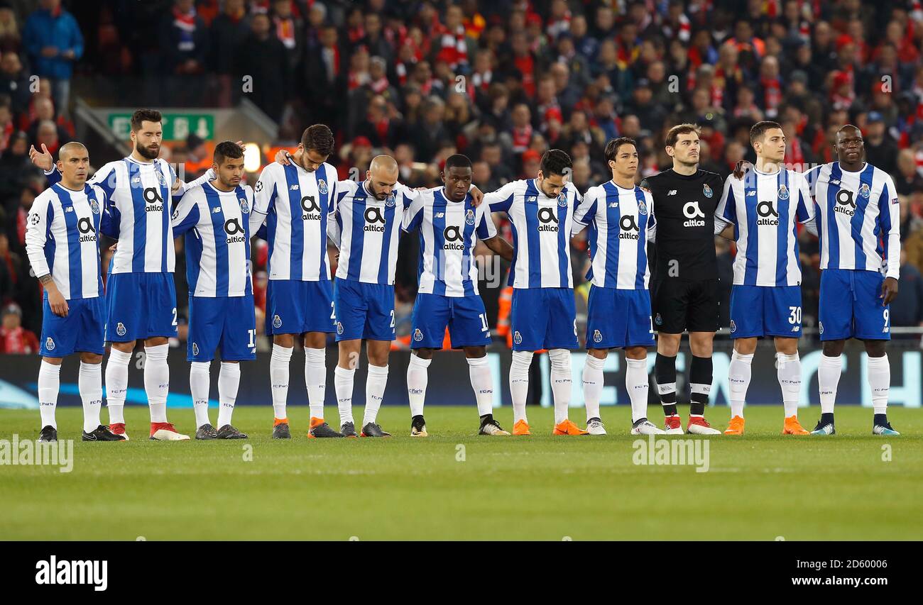 FC Porto players hold a minute applause for Davide Astori, who passed away on 4th March 2018.  (L-R) Victorio Maxi Pereira, Augusto Felipe, Jesus Corona, Diego Reyes, Felipe Andre Andre, Abdul Majeed Waris, Bruno Costa, Oliver Torres, Goalkeeper Iker Casillas, Diogo Dalot, Vincent Aboubakar Stock Photo