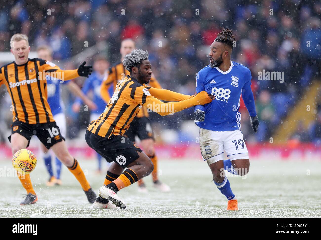 Birmingham City's Jacques Maghoma (right) and Hull City's Ola Aina during the match at St Andrew's Stadium  Stock Photo