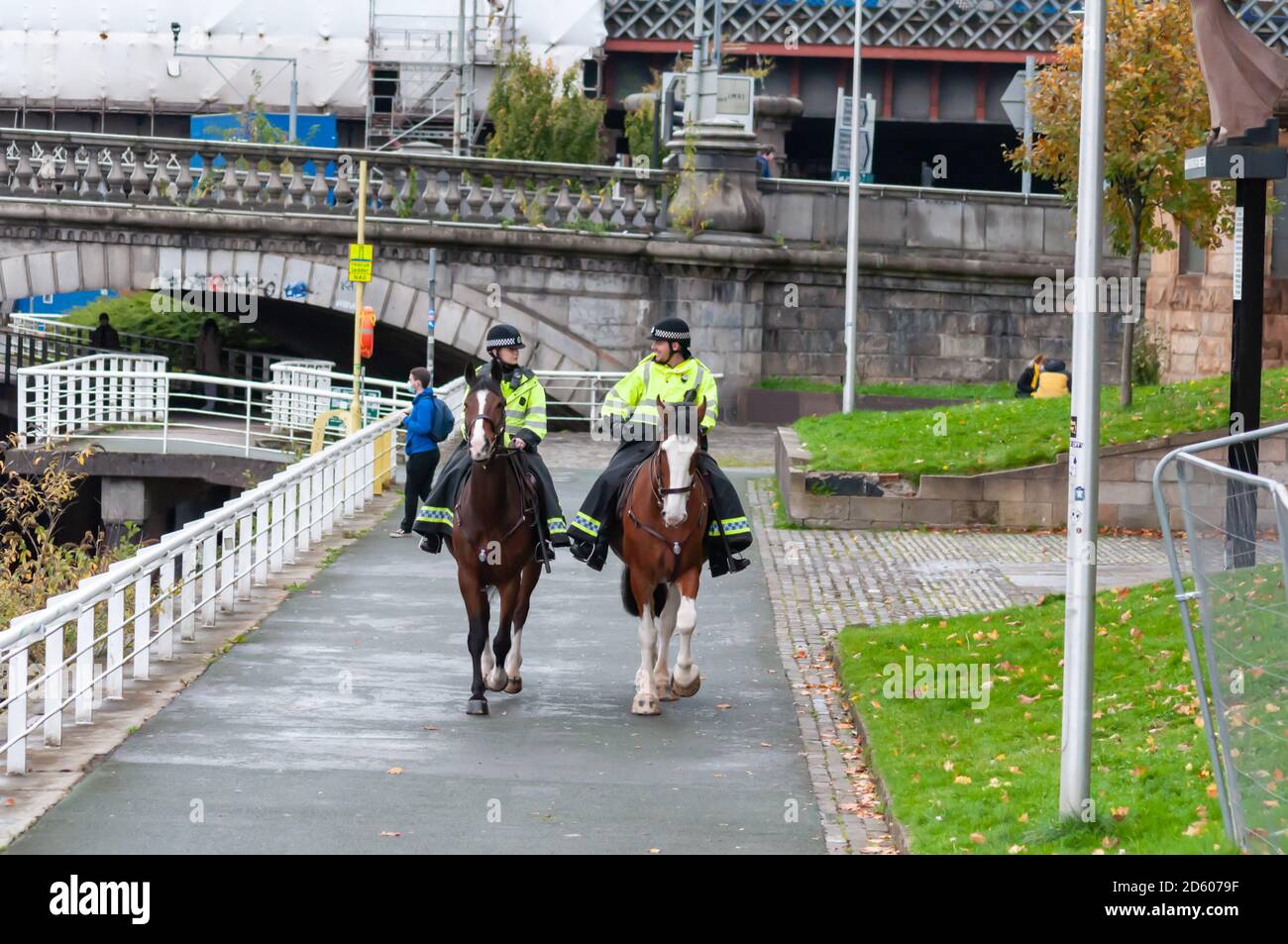 Female police officers scotland hi-res stock photography and images - Alamy