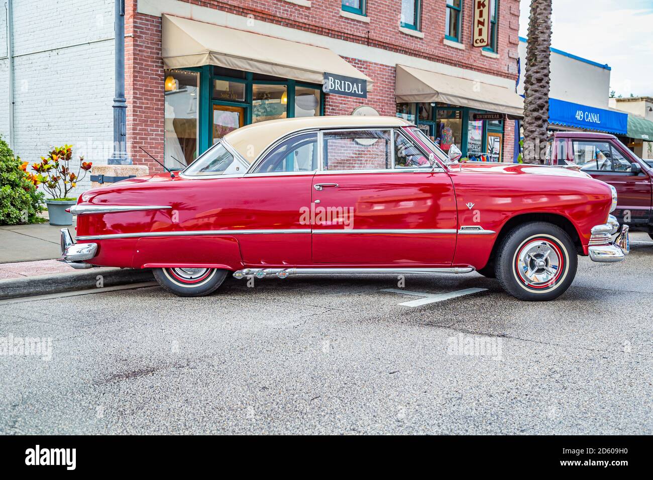 New Smyrna Beach Fl August 12 17 1951 Ford Victoria At The Canal Street Car Show Stock Photo Alamy