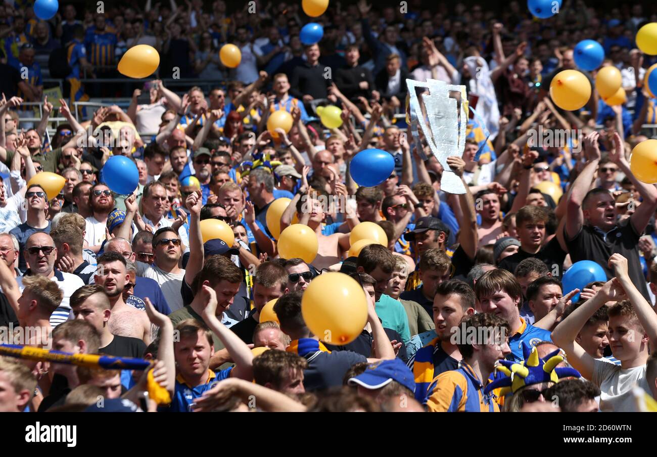 Balloons are released at Wembley Stadium Stock Photo Alamy