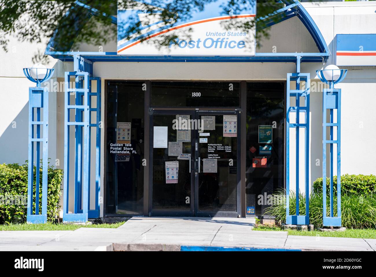 USPS Postal store Golden Isla Hallandale FL USA Stock Photo Alamy