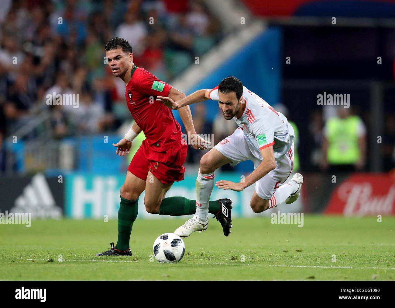 Portugals pepe spains sergio busquets hi-res stock photography and images -  Alamy, image size:1300x1012