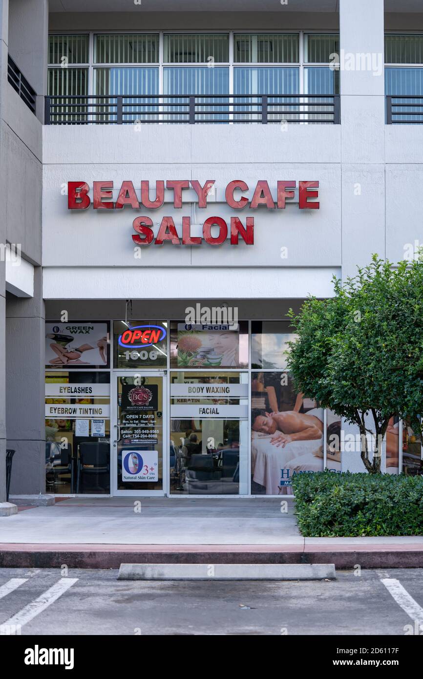 Beauty vafe salon hires stock photography and images Alamy
