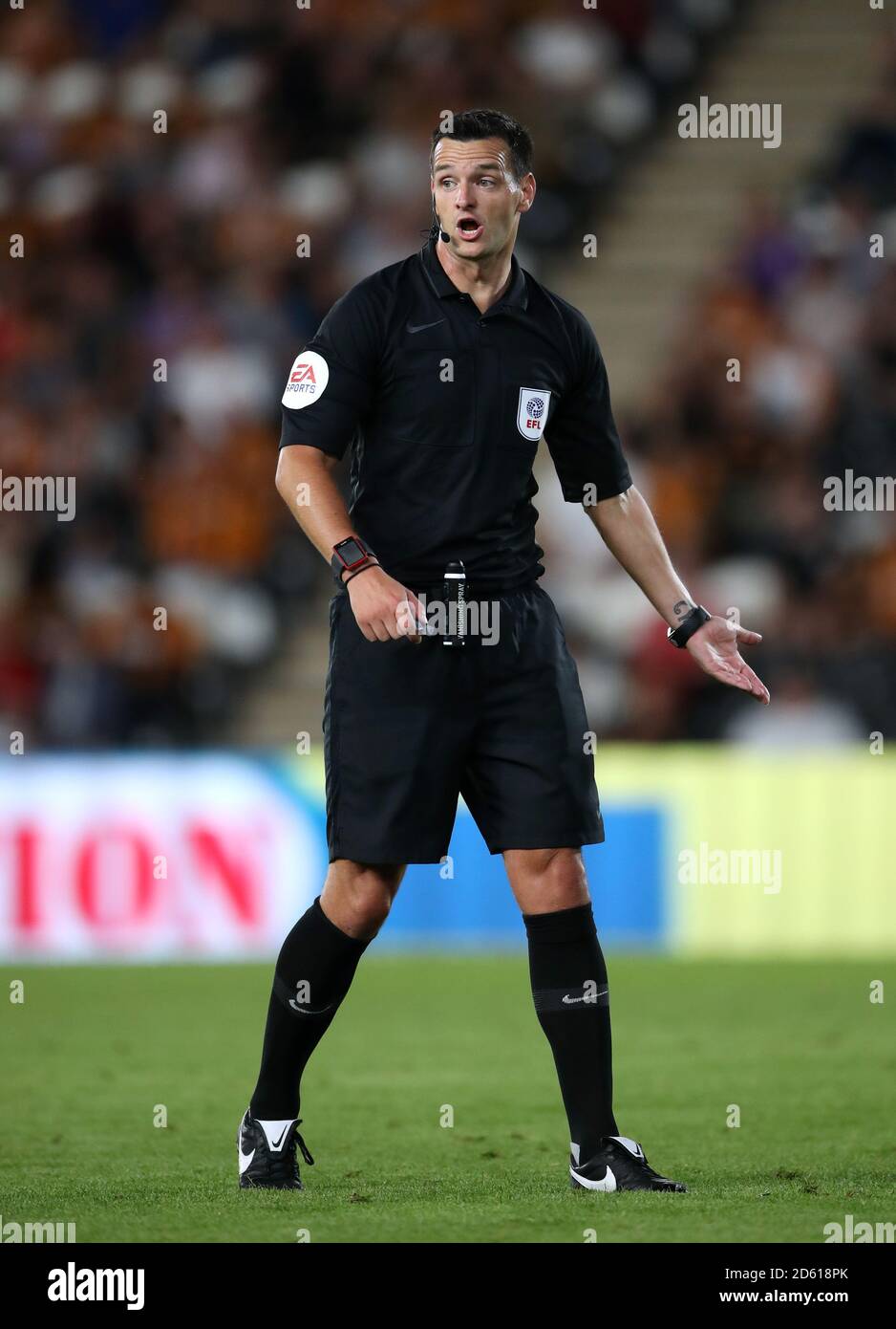 Soccer andrew madley hires stock photography and images Alamy