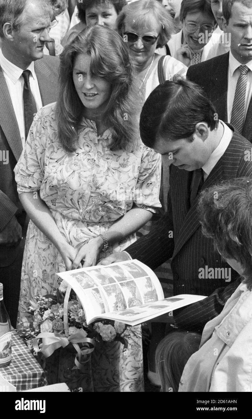 PRINCE ANDREW AND SARAH FERGUSON PARTY AT DUMMER 1983 Stock Photo