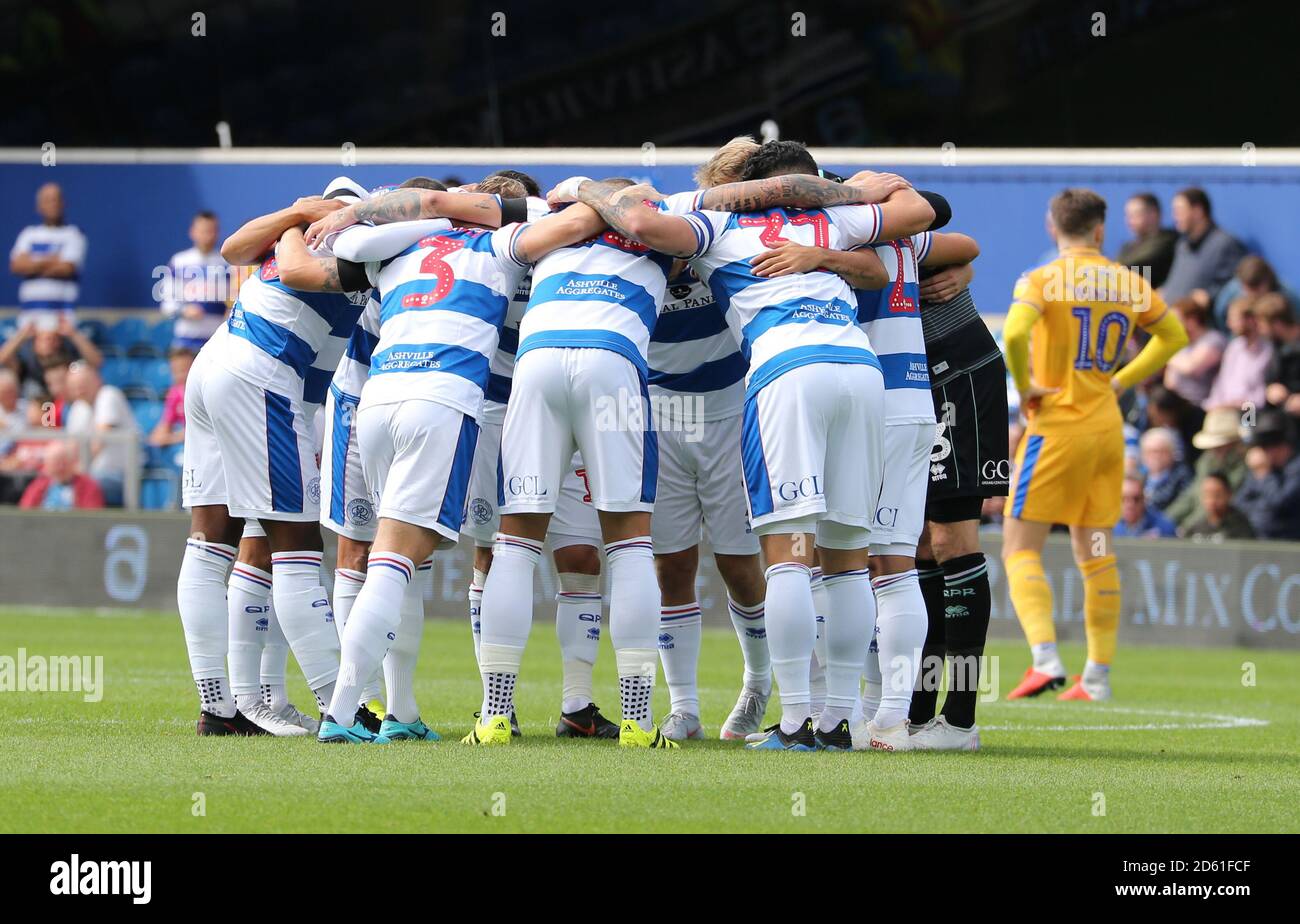 Queens Park Rangers huddle before the kick-off against Wigan Athletic Stock  Photo - Alamy