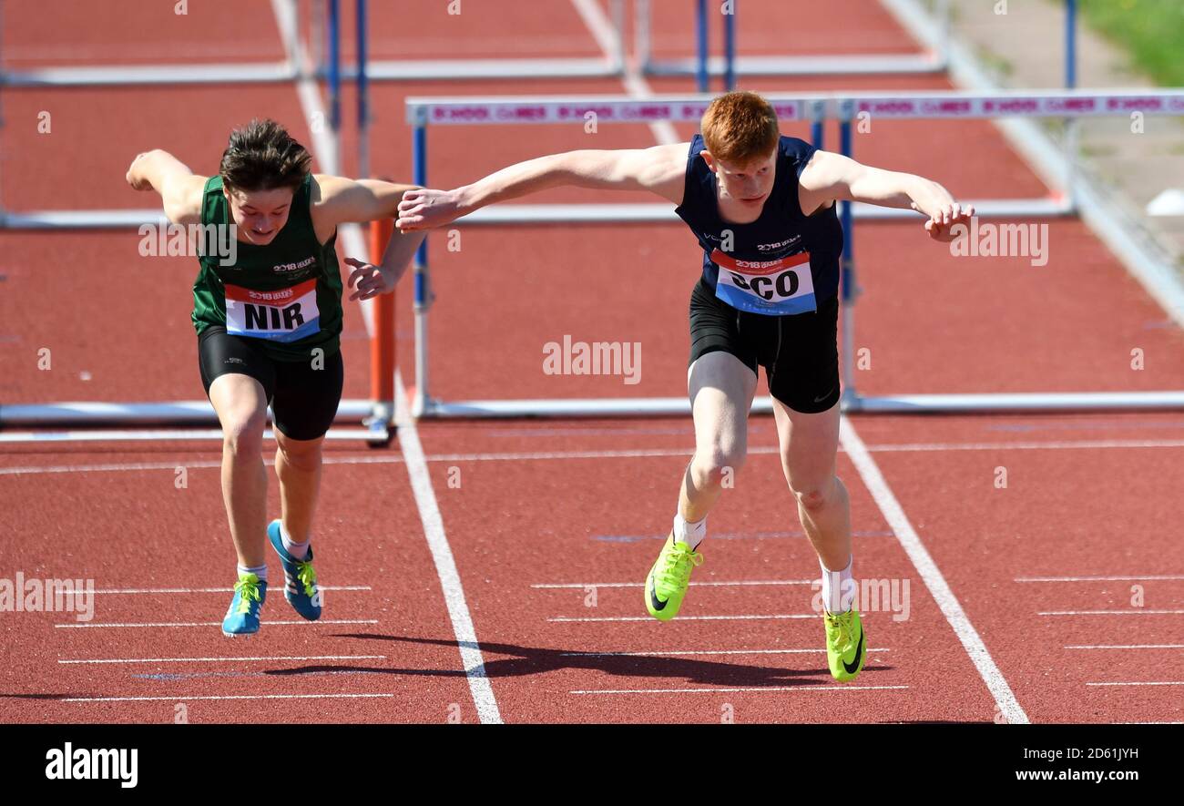 Boys 100m hurdles hi-res stock photography and images - Alamy