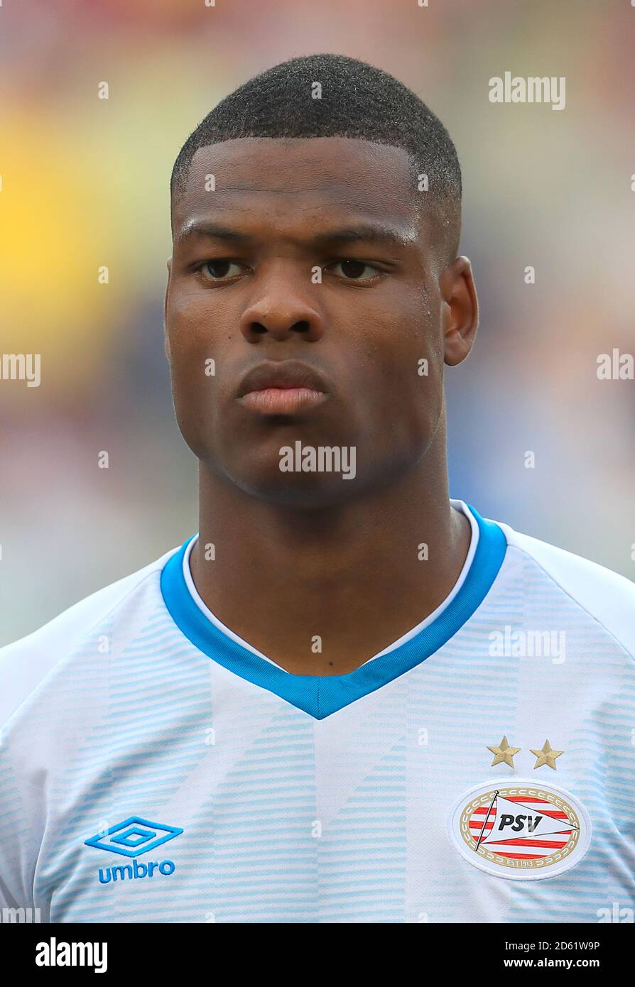 Denzel Dumfries Psv Hi-res Stock Photography And Images - Alamy