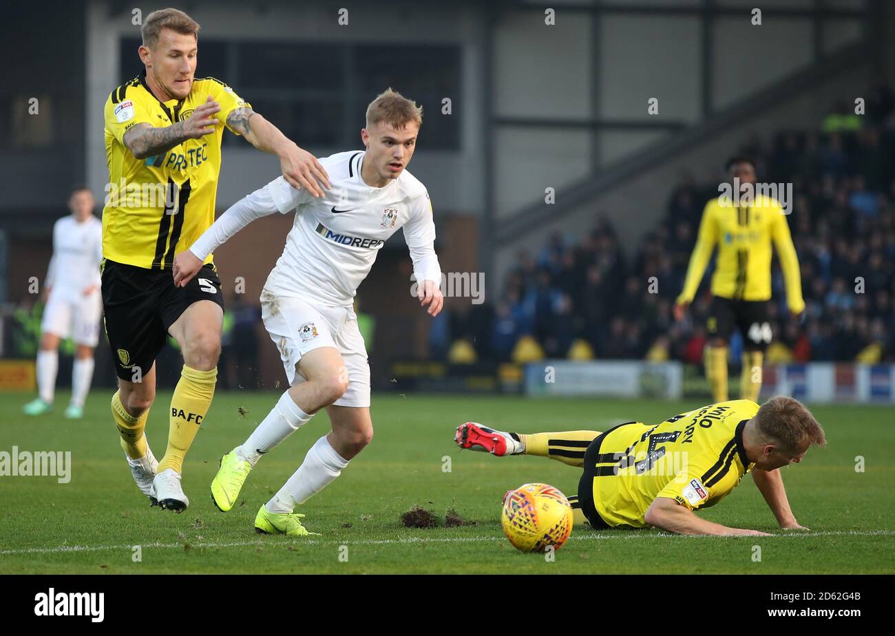 Coventry City's Luke Thomas get past Burton Albion's Kyle McFadzean (left)  and Damien McCrory (right Stock Photo - Alamy