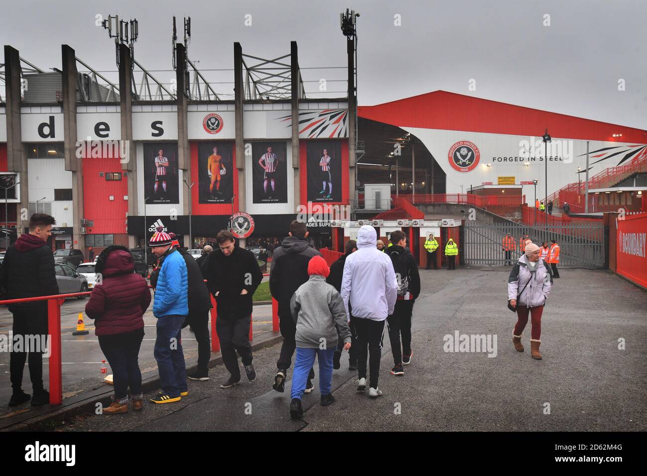 Fans arrive at Bramhall Lane Stock Photo Alamy