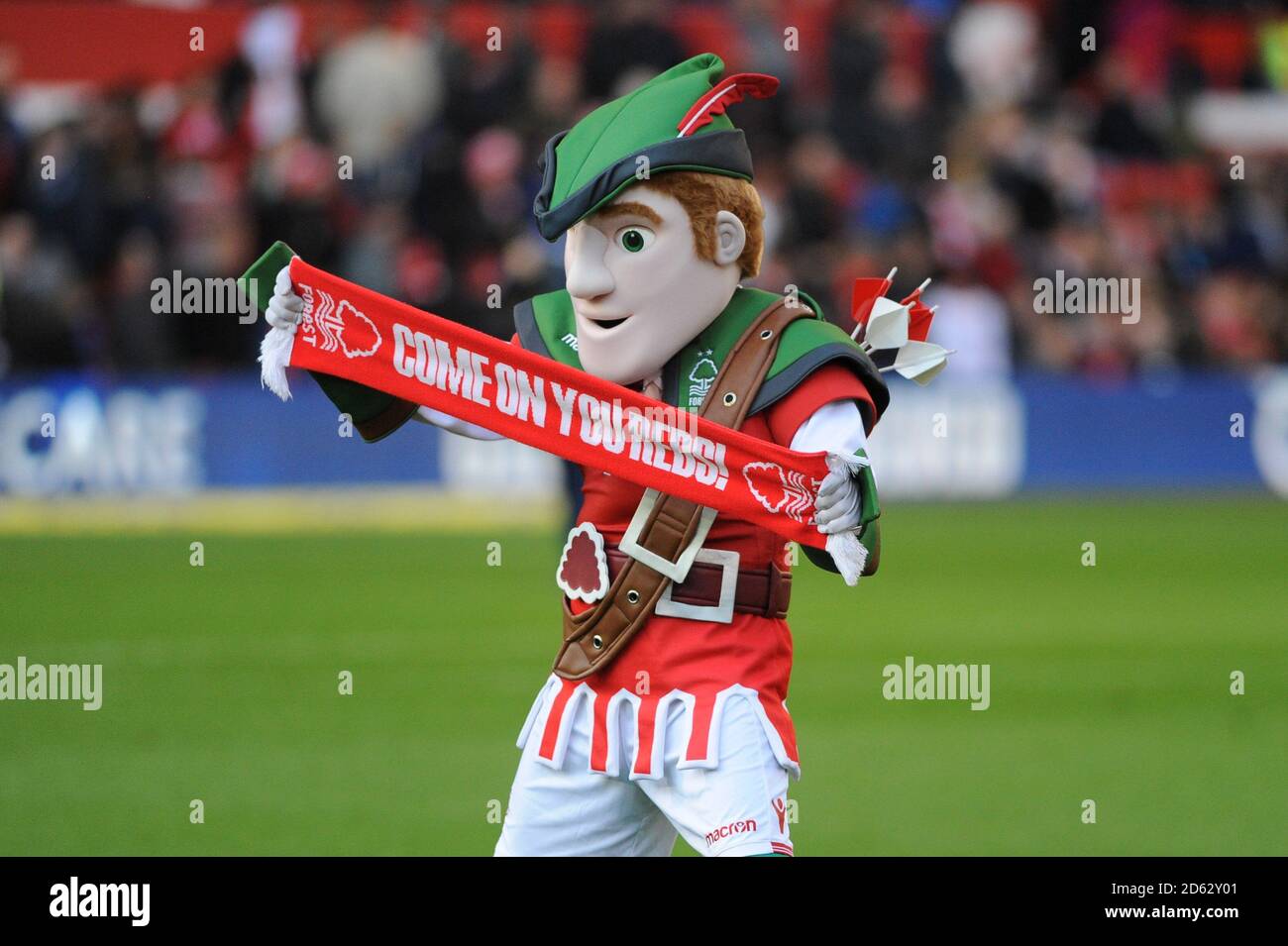 Nottingham Forest's mascot Robin Hood Stock Photo Alamy