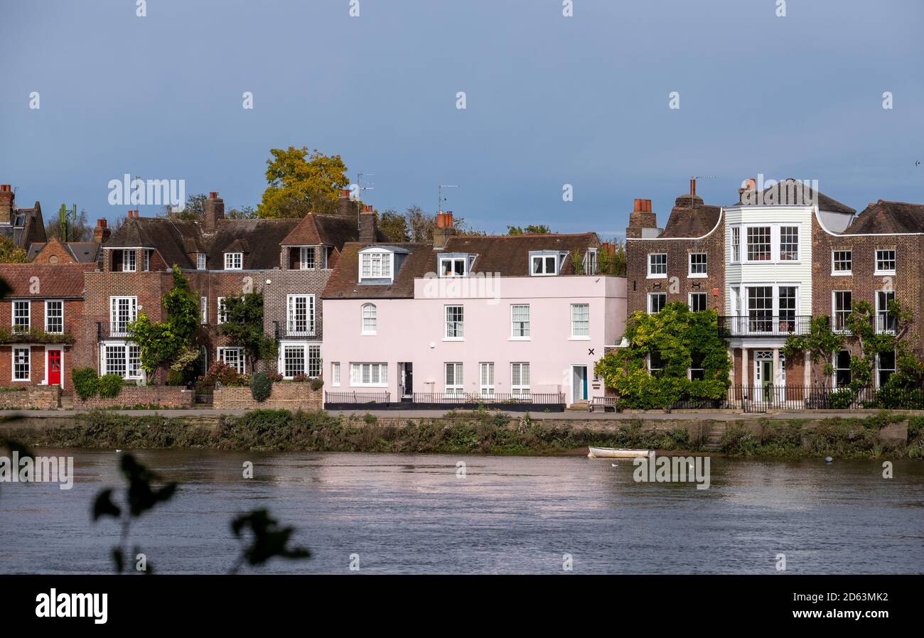 Picturesque view looking north across the River Thames between Chiswick