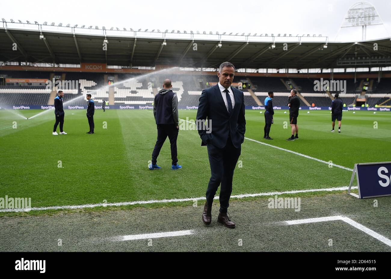 Reading Manager Full length jose manuel hi-res stock photography and images - Alamy