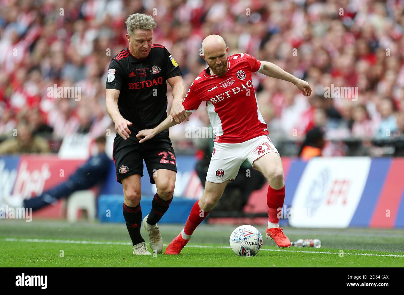 Sunderland's Grant Leadbitter (left) and Charlton Athletic's Jonathan