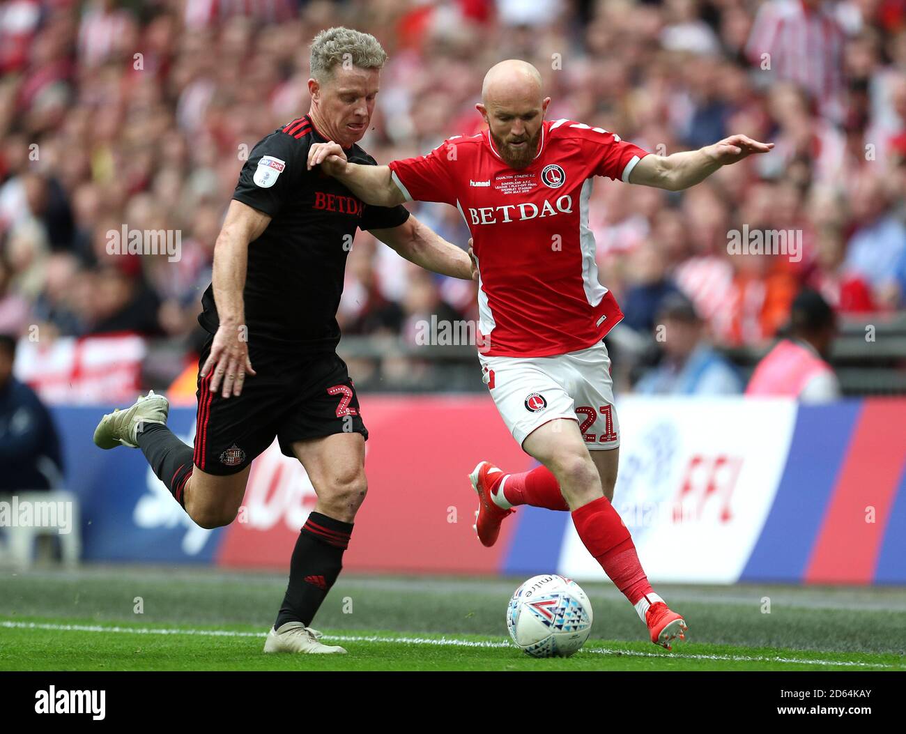 Sunderland S Grant Leadbitter Left And Charlton Athletic S Jonathan Williams Stock Photo Alamy Sunderland S Grant Leadbitter Left And Charlton Athletic S Jonathan Williams Stock Photo Alamy