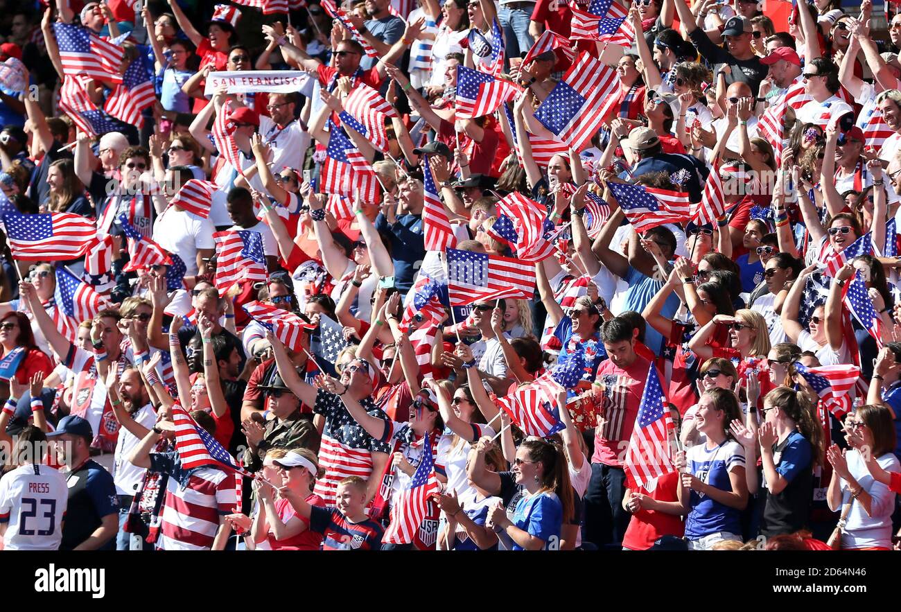United States fans show their support from the stands Stock Photo - Alamy