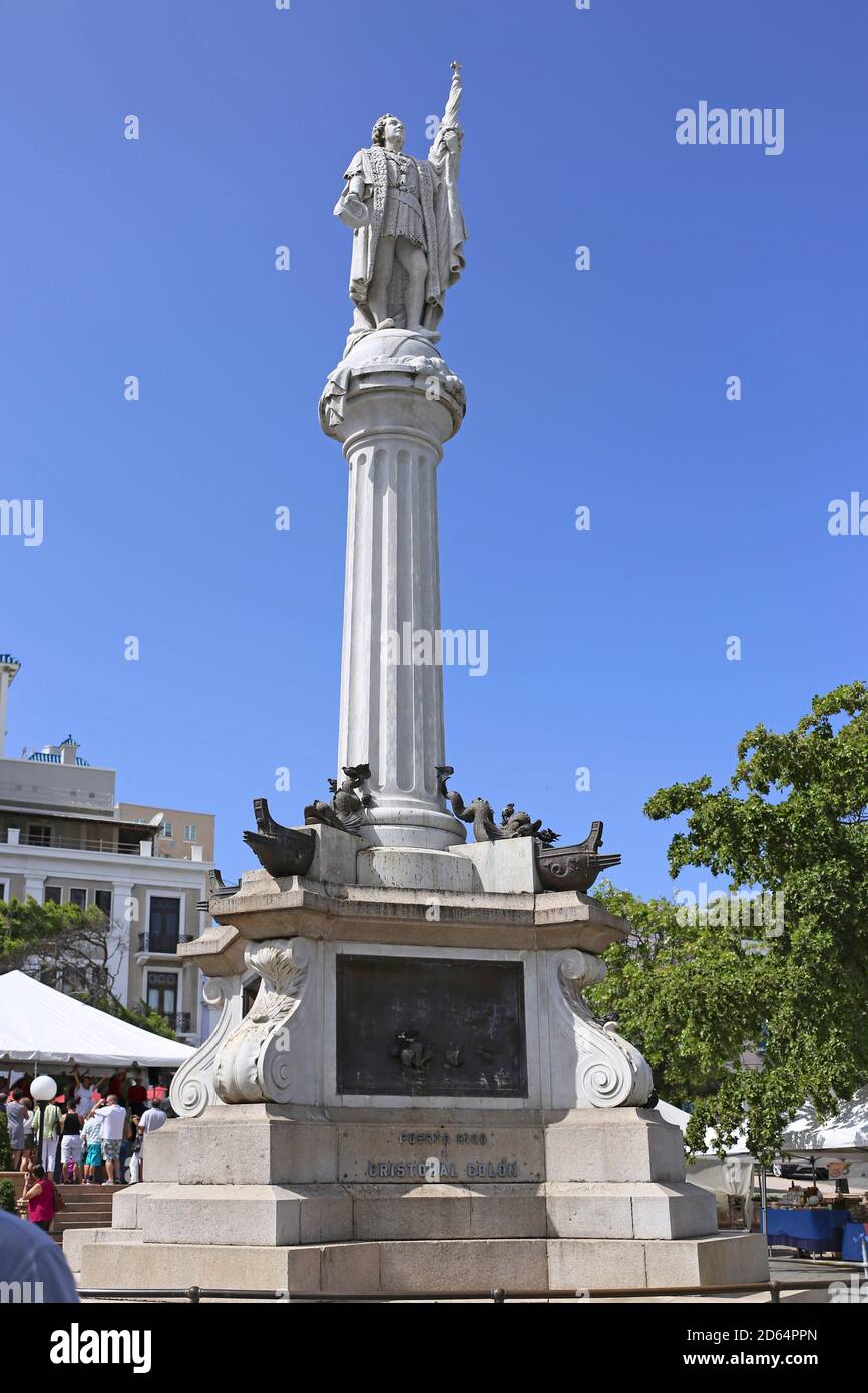 Statue of Columbus.The marble column and statue in Plaza de Colon pays tribute to the 400th anniversary of the discovery. Stock Photo