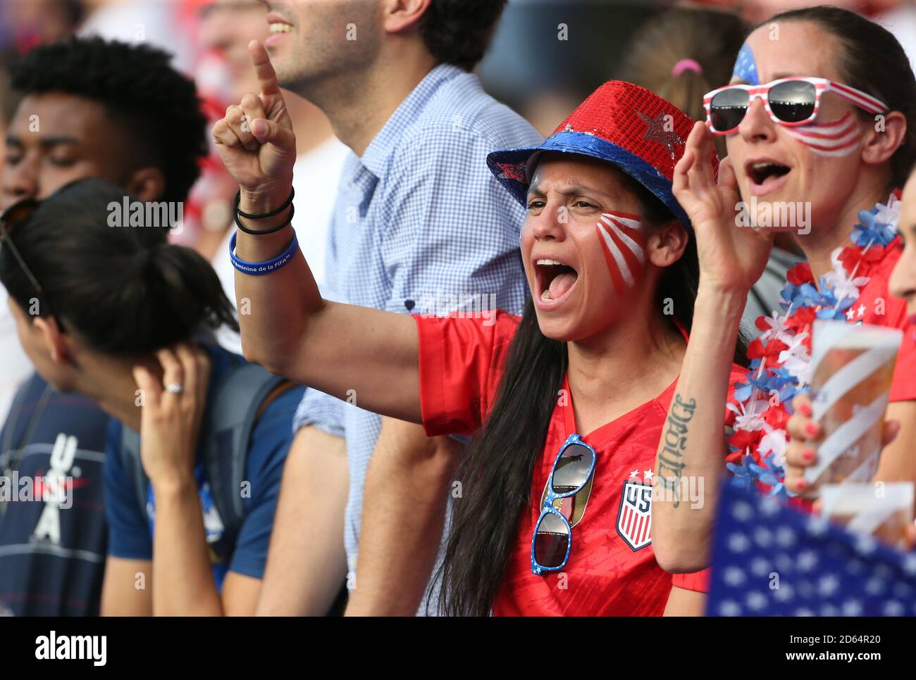 Usa fans show their support in the stands hi-res stock photography and ...