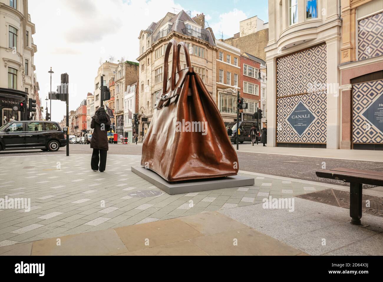 London, UK. 07 October 2020. Mayfair Sculpture Trail. Sculpture 'Bag of