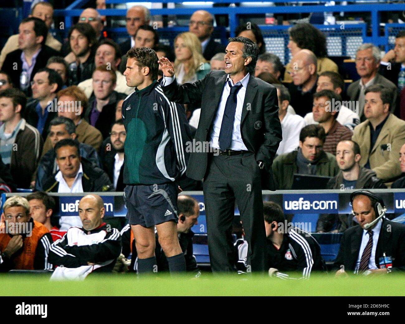 jose-mourinho-chelsea-manager-stock-photo-alamy