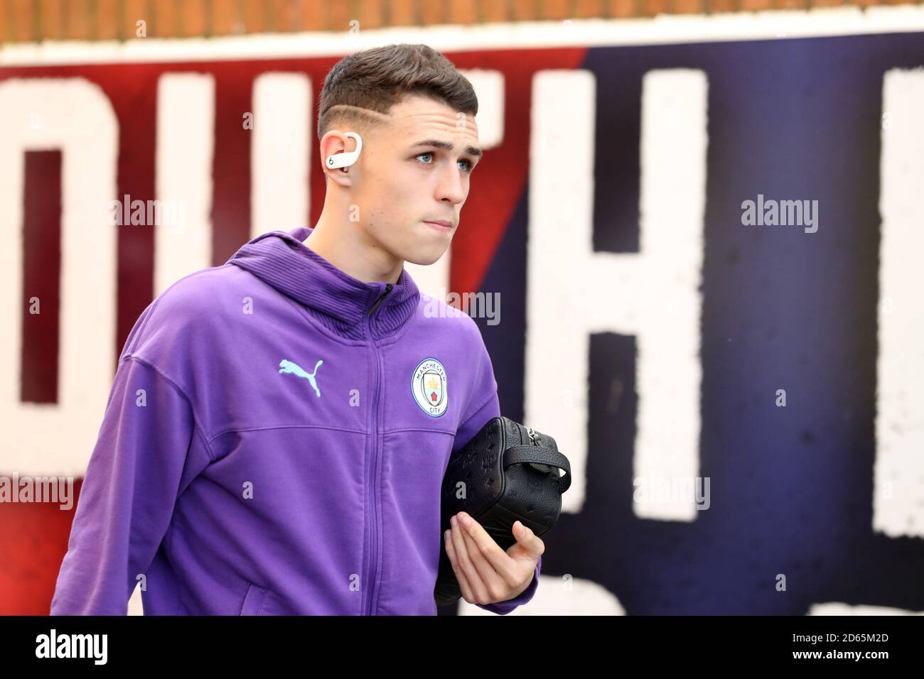 Manchester City's Phil Foden arrives at the stadium prior to the match Stock Photo