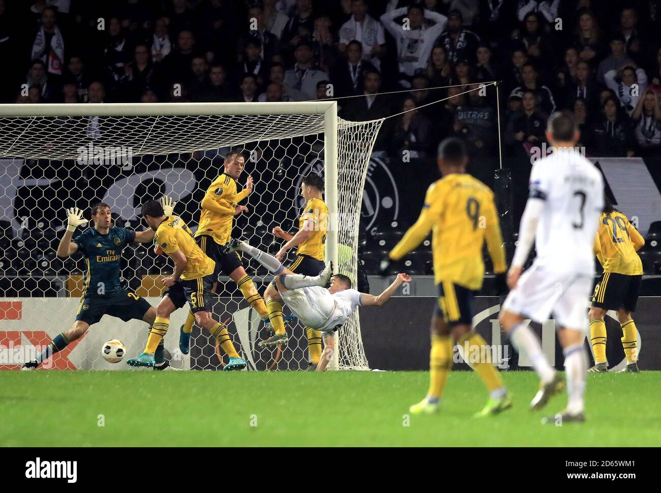 Vitoria Guimaraes' Bruno Duarte (third right) scores his side's first goal of the game Stock Photo