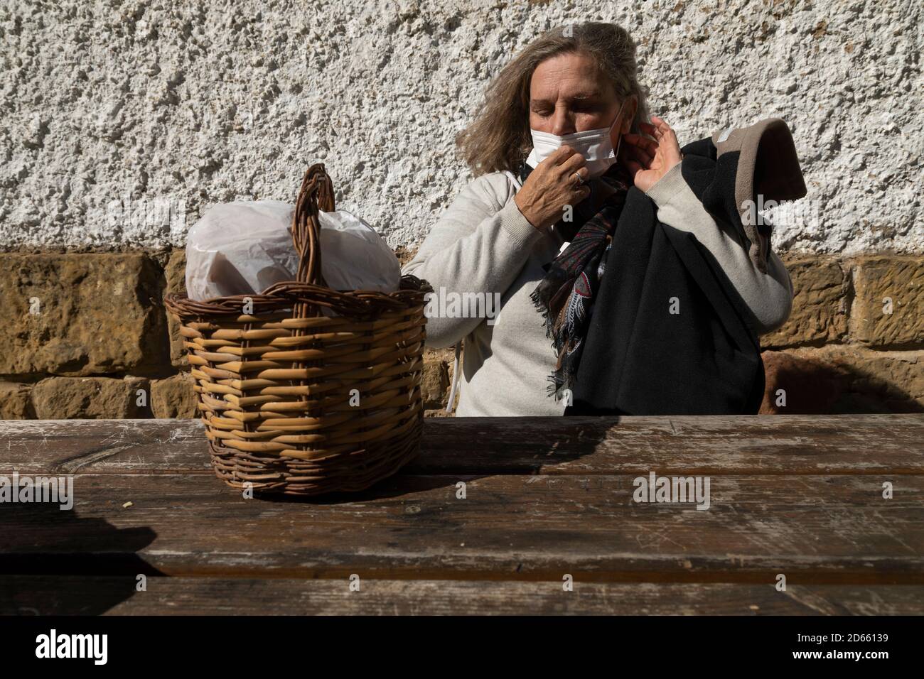 Senior table mountain hi-res stock photography and images - Alamy