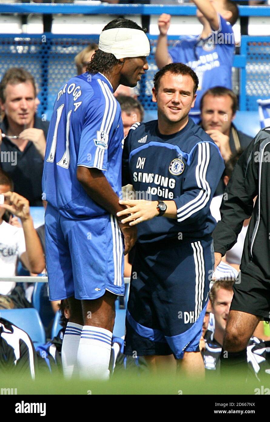 Didier Drogba, Chelsea prepares to return to the field after having his  head bandaged Stock Photo - Alamy, image size:891x1390
