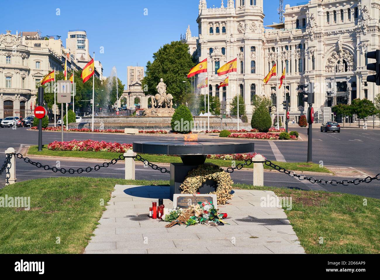 Your flame will never be extinguished in our hearts, memorial to COVID-19 victims Cibeles, Madrid, Spain, August 2020 Stock Photo