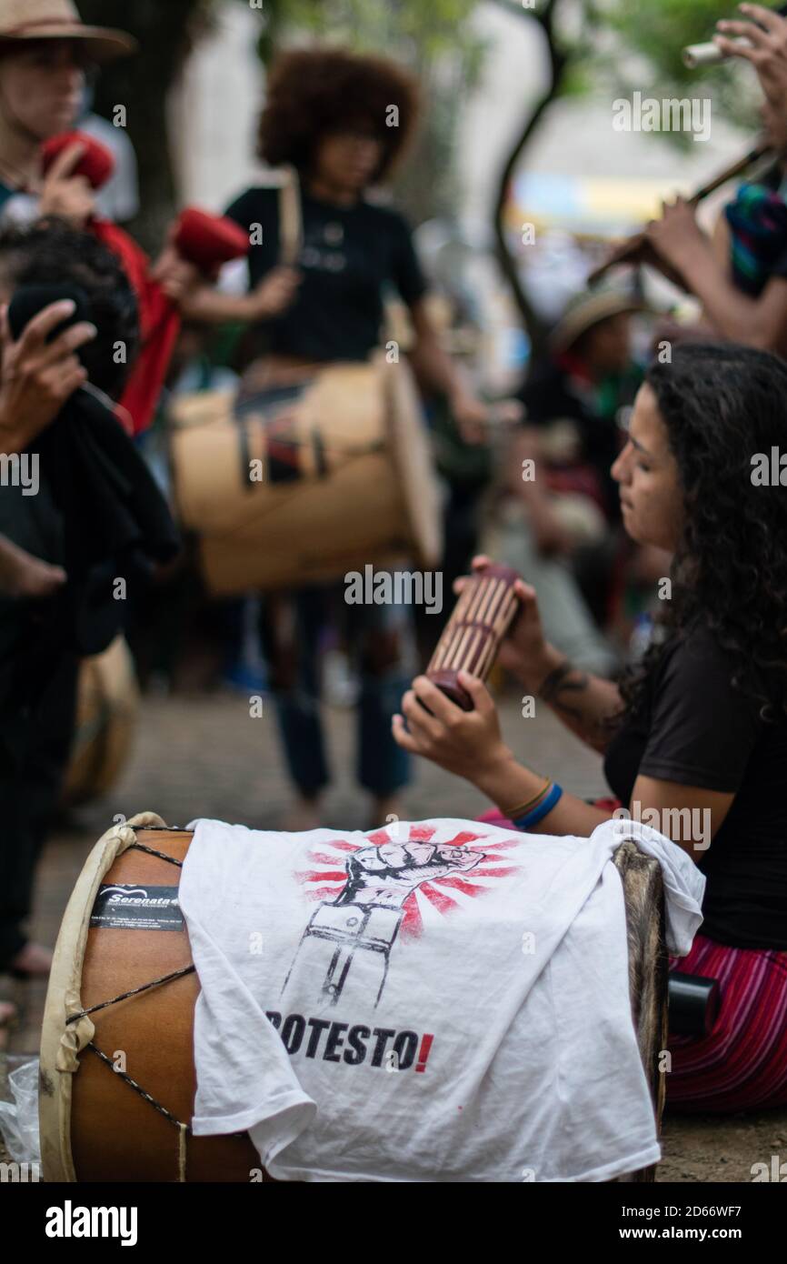 A caravan of 7,000 indigenous people, members of the Valle and Cauca reservations, make up the indigenous minga that will leave on Wednesday afternoon Stock Photo