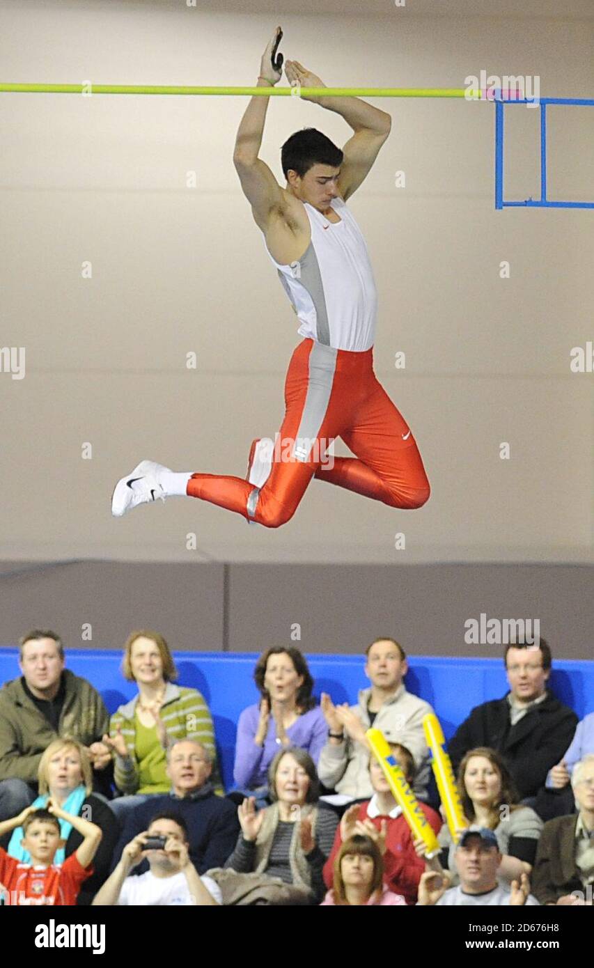 Newham Essex Beagles' Steve lewis during the Men's Pole Vault Stock