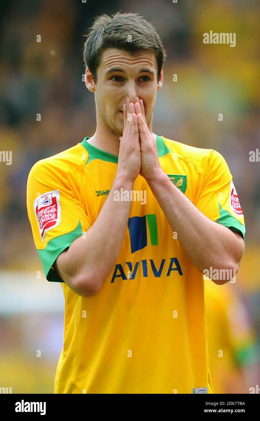 Norwich City's Jason Shackell contemplates relegation to League One Stock Photo