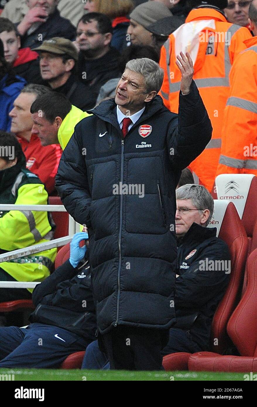 Arsenal manager Arsene Wenger gestures on the touchline Stock Photo - Alamy