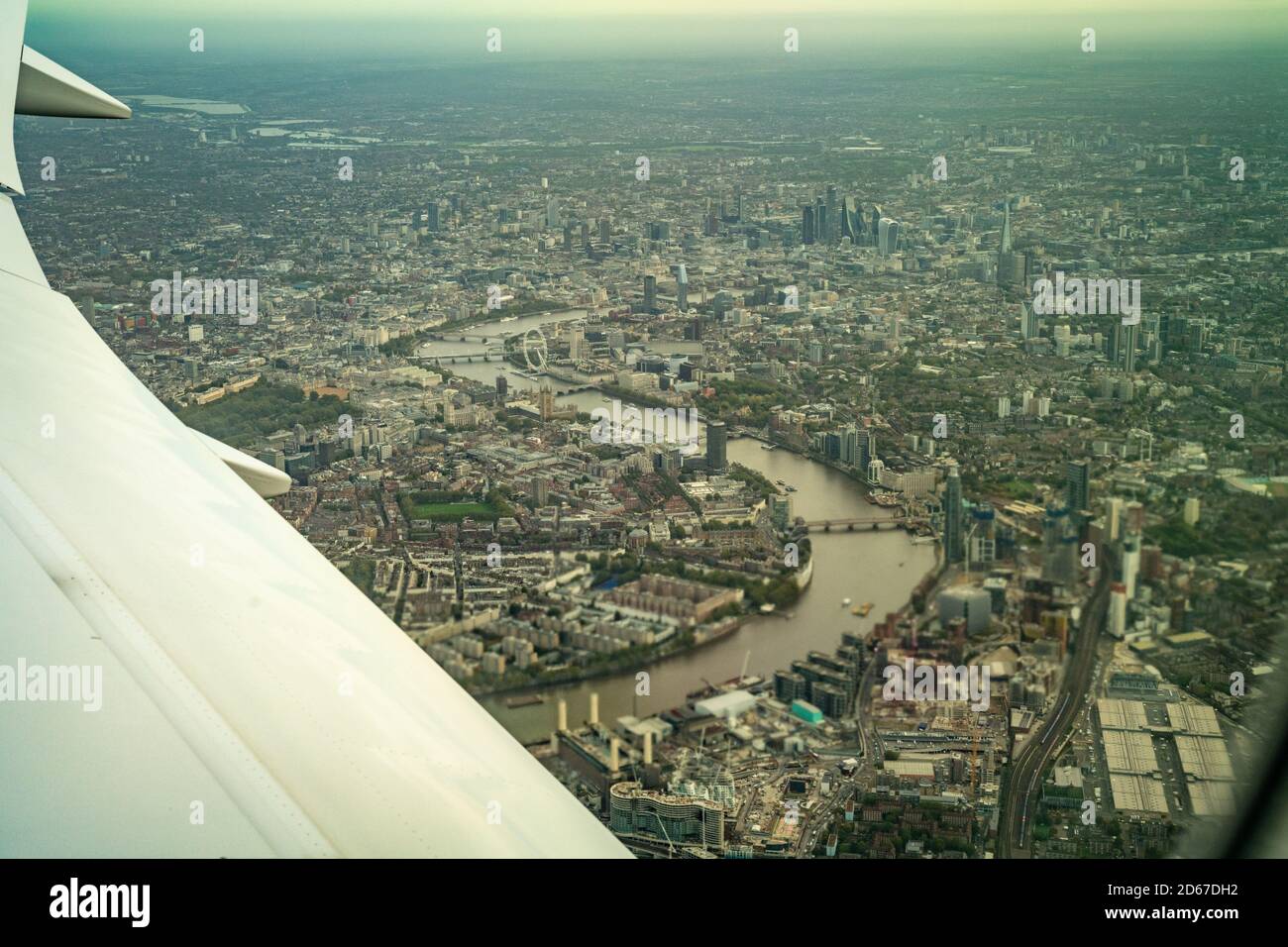London bridge aerial view plane hi-res stock photography and images - Alamy