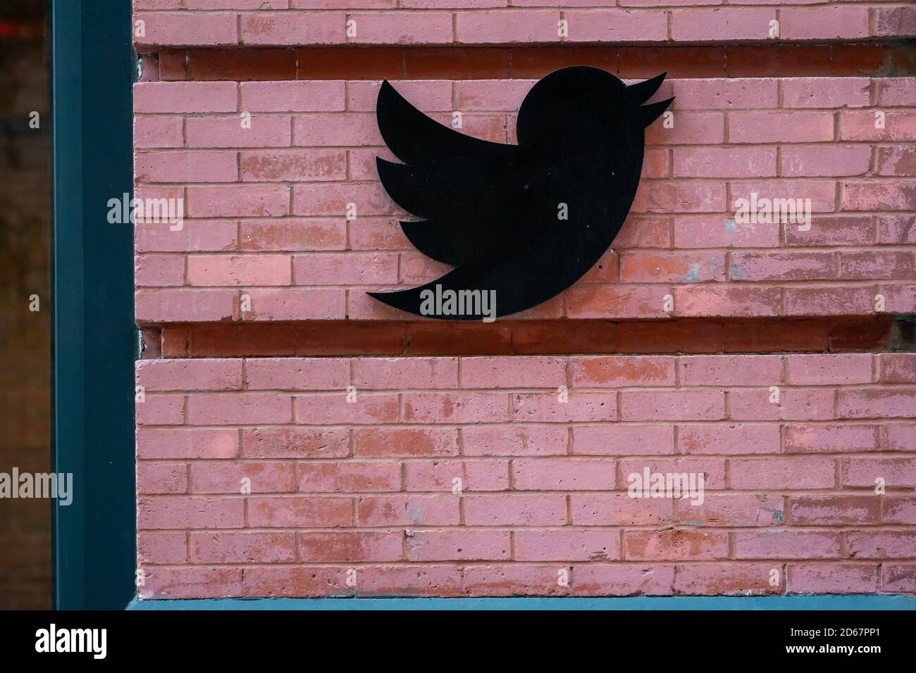New York, United States. 14th Oct, 2020. View of a Twitter logo outside New York City headquarters.Facebook and Twitter took steps to limit the spread of a controversial New York Post article critical of Joe Biden, sparking outrage among conservatives and stoking debate over how social media platforms should tackle misinformation ahead of the US election. Credit: SOPA Images Limited/Alamy Live News Stock Photo