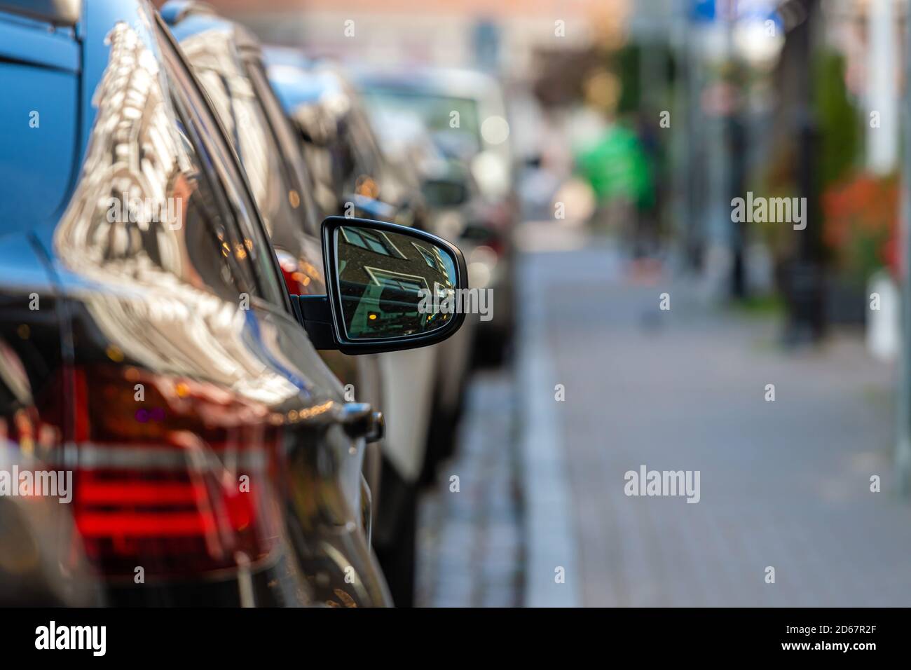 Car parking along the roadside hi-res stock photography and images - Alamy