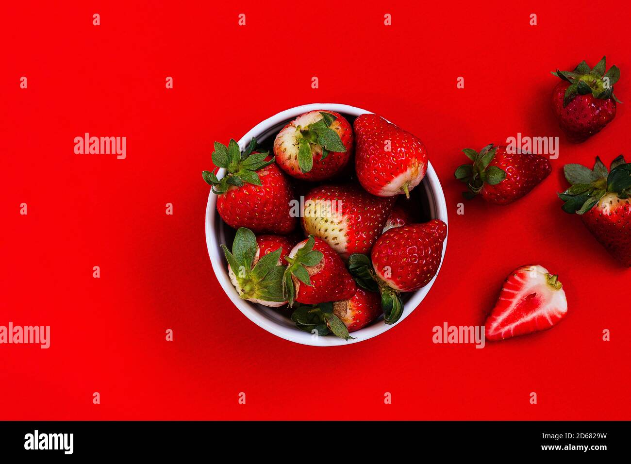 Strawberries in bowl top hi-res stock photography and images - Alamy
