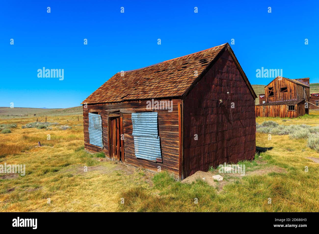 Ancient 1800s building in Bodie state historic park, California Ghost ...