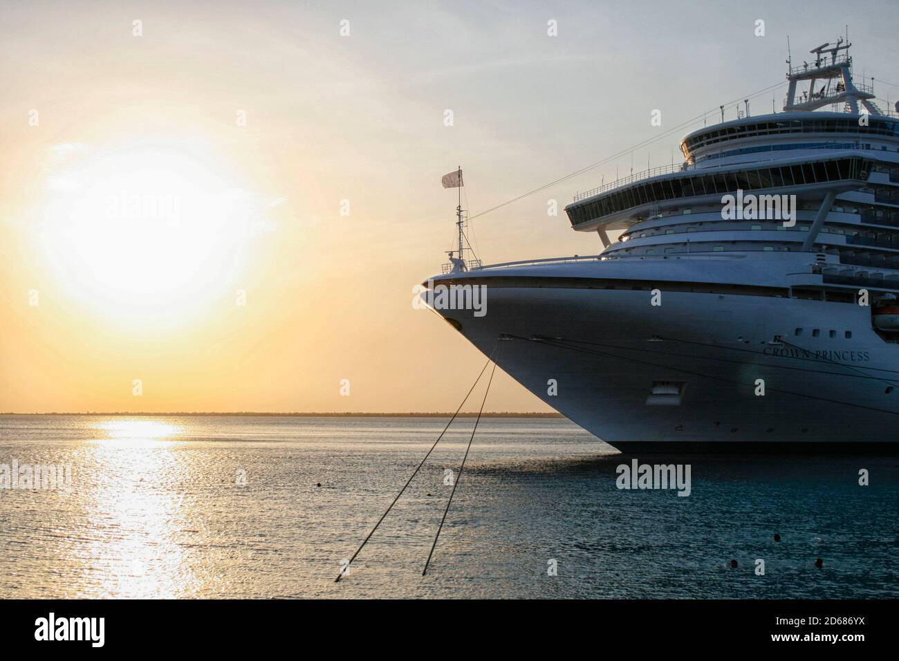 Docked cruise ship sunset hi-res stock photography and images - Alamy